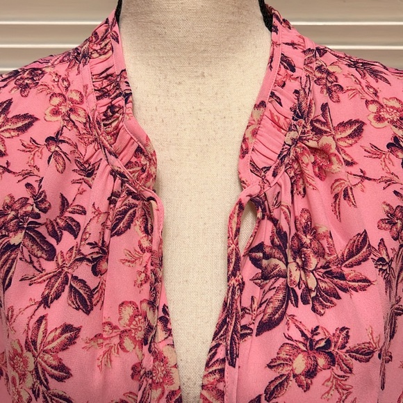 Loft Vine Shirred Tie Neck Mixed Media Shell in Floral, Shades of Pink, Size XL - Picture 5 of 17